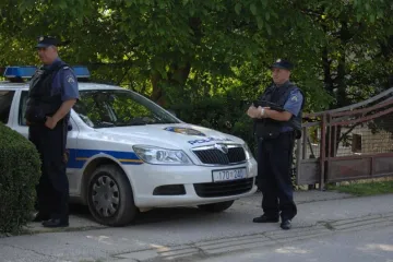 Razbojnici orobili vozilo u Dramlju i ukrali više stotina tisuća kuna