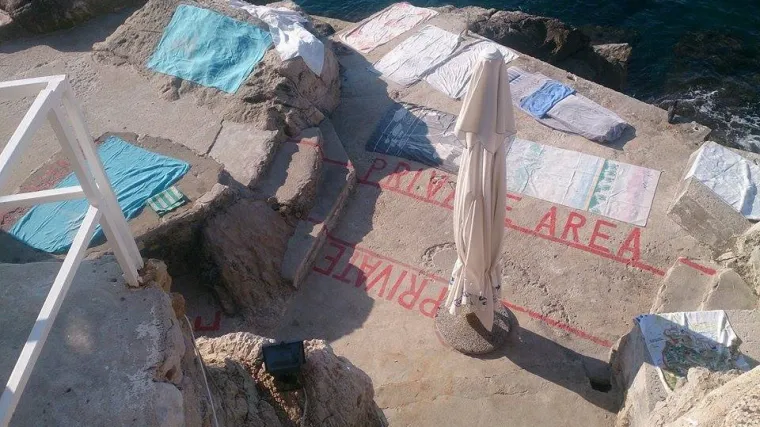 Tako je lako na kupanje: nepoznat netko od dubrovačke plaže napravio privatnu prčiju