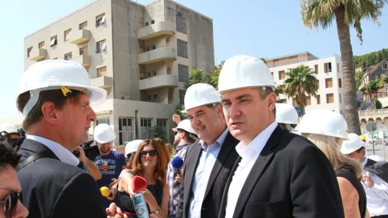 "Vrijeme je da izađe iz mi&scaron;je rupe u koju se sakrio i bori se"