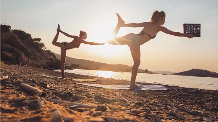 Par ostavio sjajno plaćene poslove pa financira putovanje svijetom ribajući zahode