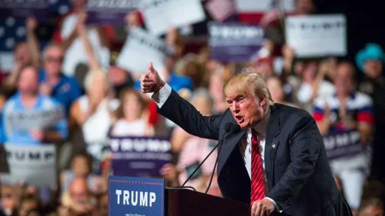 Poslu&scaron;ajte Donalda Trumpa kako u 3 minute 243 puta spomene Kinu