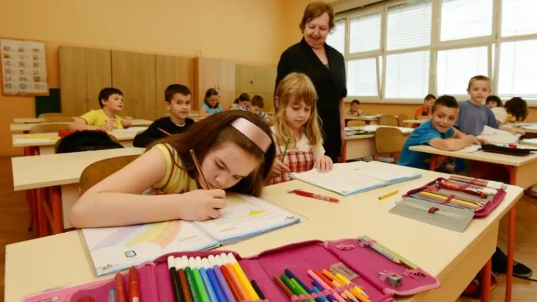 Projekt 'Zajedno za budućnost': za ličke &scaron;kole 2,5 milijuna kuna iz fonda EU