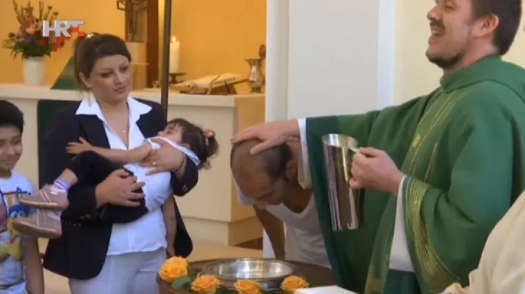 Iranske i izbjeglice iz Afganistana, odriču se Islama i pokr&scaron;tavaju u Berlinu