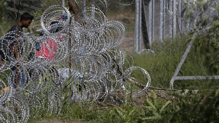Mađarski ministar obrane dao ostavku jer Orban nije bio zadovoljan brzinom postavljanja ograde