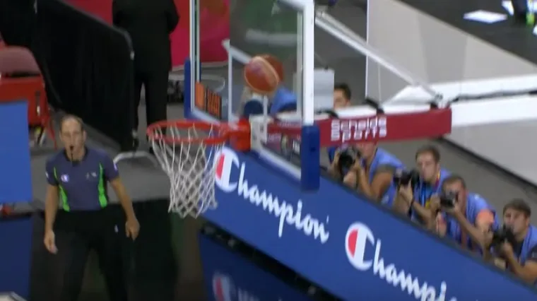 Pogledajte dosad najluđi ko&scaron; na Eurobasketu: Je li sve regularno?