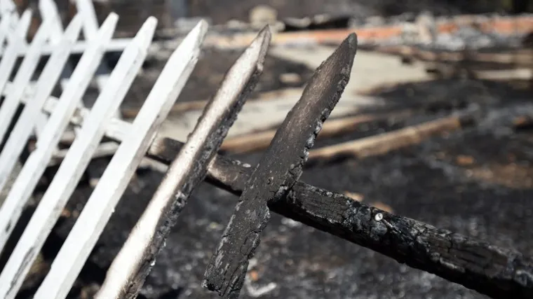 Preminula i majka 18-mjesečnog dječaka koji je živ izgorio u požaru kuće