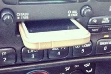 "Moj prijatelj je mislio da je auto kasetofon punjač za iPhone"