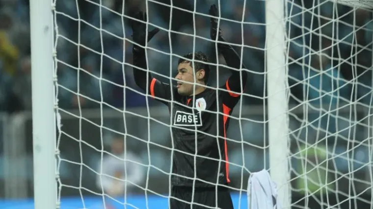 Nogometa&scaron; plaćao treneru da ga stavlja u igru!