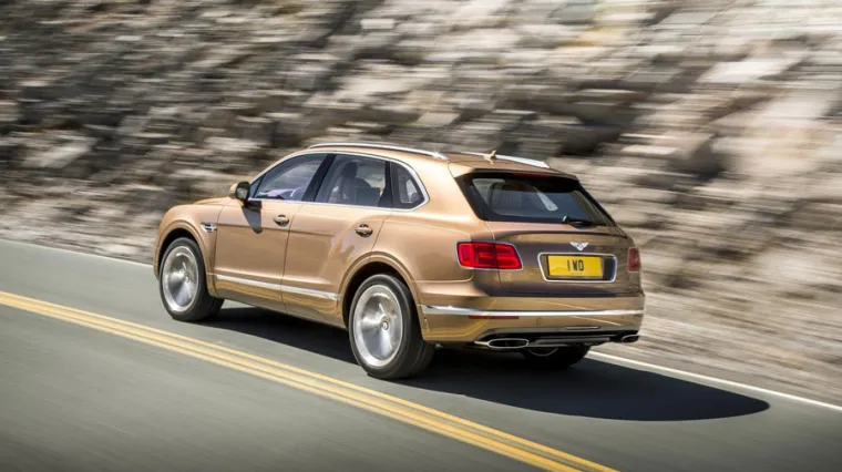Bentley Bentayga ima 608 KS, vozi do 301 km/h!