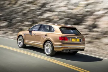 Bentley Bentayga ima 608 KS, vozi do 301 km/h!