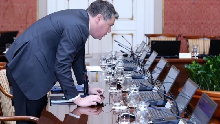 Grčić: Ma neće banke tužiti; Lalovac: Nećemo imati milosti, a ako se inate...