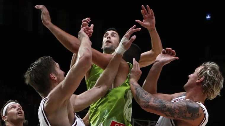 Kraj za Sloveniju na EuroBasketu: Latvija prvi četvrtfinalist