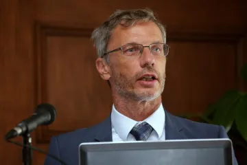 Vujčić pojašnjava da se ništa neće dogoditi ni bankama ni tečaju