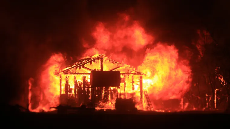 Veliki požar bijesni Kalifornijom: ozlijeđena četvorica vatrogasaca, tisuće ljudi evakuirane