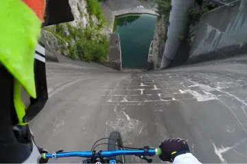 Ovaj Slovenac se mountain bikeom spustio niz branu