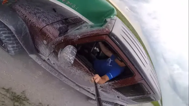 Snimanje sa selfie štapom dok vozite