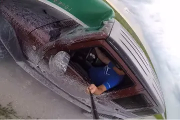 Snimanje sa selfie štapom dok vozite