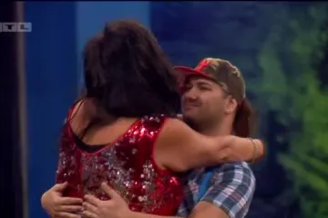 Romantični ples Mandarine i Kebaba Jr.-a