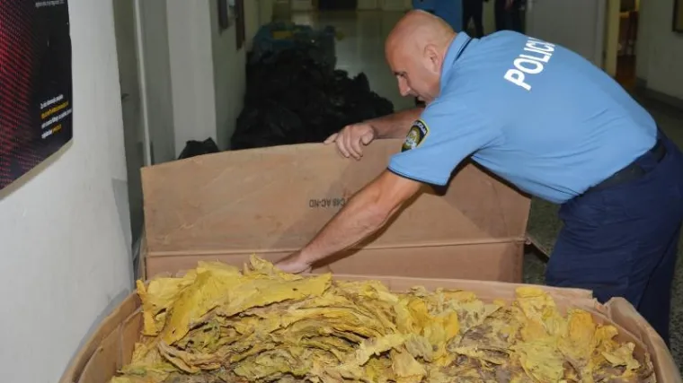 Osmero ljudi iz BiH u Hrvatsku prokrijumčarilo 3,8 tona duhana: o&scaron;tetili državu za oko dva milijuna kuna