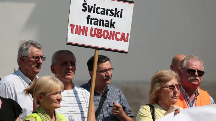 Udruga Franak najavila prosvjed i pozvala Vujčića na ostavku: 'Pona&scaron;a se kao meteorolog, a ne guverner'