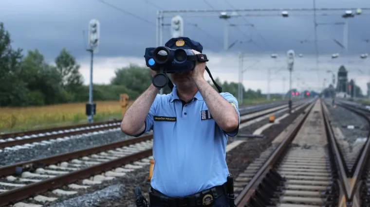 Mađarska zatvorila granicu sa Srbijom, izbjeglicama prijeti zatvor, a Hrvatsku čuva 6.000 policajaca!