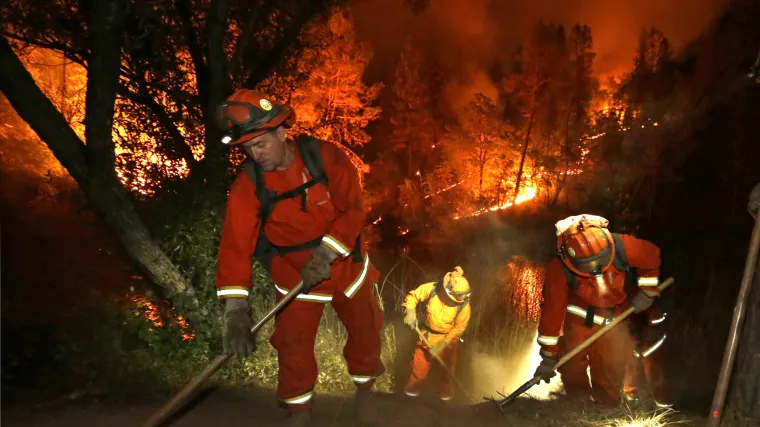 Najdestruktivniji požar ovog ljeta i dalje hara Kalifornijom: dosad uni&scaron;tio stotine kuća