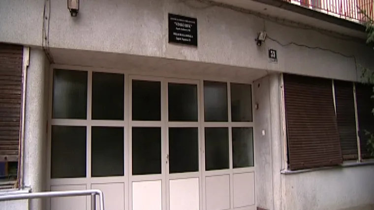 Nedopustiv nemar: slijepu i invalidnu djecu iz raspadajuće zgrade preselili u skučene prostore druge zgrade!