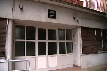 Nedopustiv nemar: slijepu i invalidnu djecu iz raspadajuće zgrade preselili u skučene prostore druge zgrade!