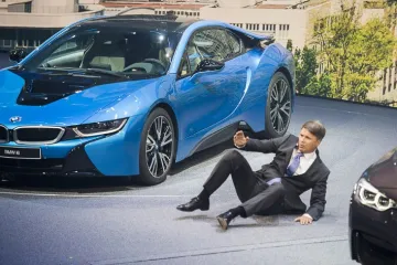 BMW-ov šef se srušio na pozornici