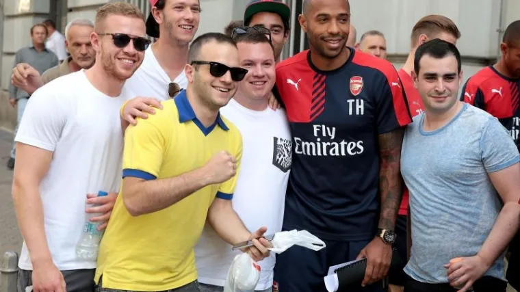 Proslavljeni nogometa&scaron; Thierry Henry izazvao pomutnju u centru Zagreba