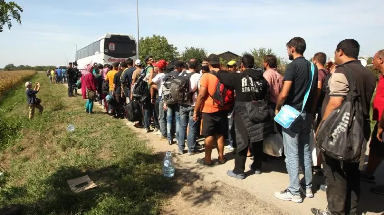 Hahn: 'Balkan ne smije postati 'parkirali&scaron;te' ili ničija zemlja za izbjeglice'