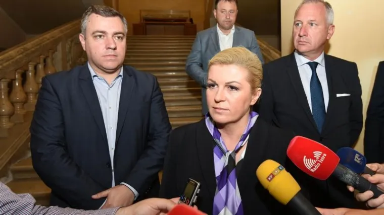 Grabar-Kitarović zatražila viši stupanj pripravnosti vojske: 'Neka budu spremni reagirati'