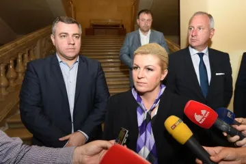 Grabar-Kitarović zatražila viši stupanj pripravnosti vojske: 'Neka budu spremni reagirati'