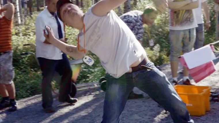 Finci već 15 godina organiziraju prvenstvo u bacanju mobitela