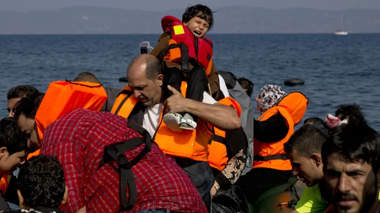 Udarili u trajekt: kod Turske se utopilo 13 migranata, među njima četvero djece