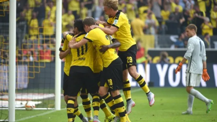 Dortmunđani razvalili i nemoćne Apotekare