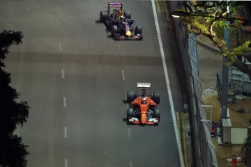 Uljez mirno šetao stazom pored jurećih bolida!