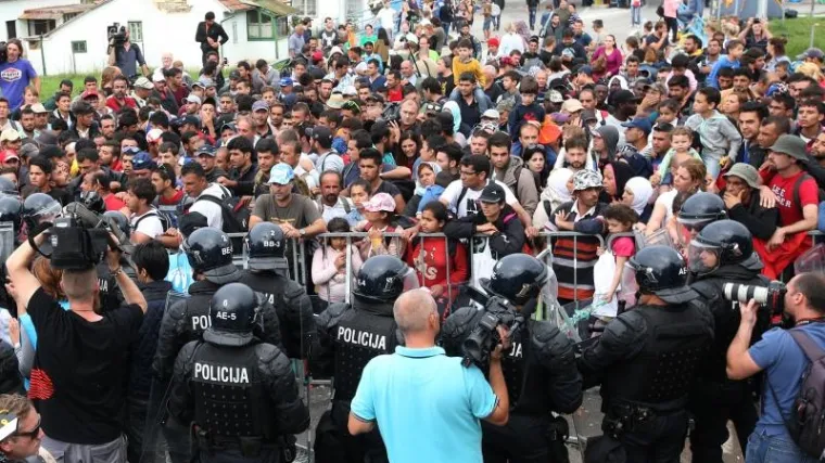 Slovensko 'Delo' o izbjegličkoj krizi: 'Srbi i licemjerni Hrvati su nas nadmudrili'