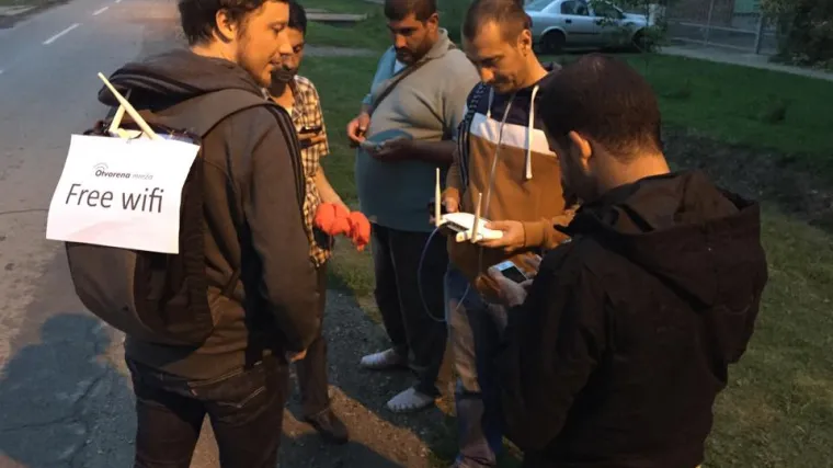 Volonteri izbjeglicama osigurali besplatan internet: brojni sretni jer su kontaktirali svoje obitelji