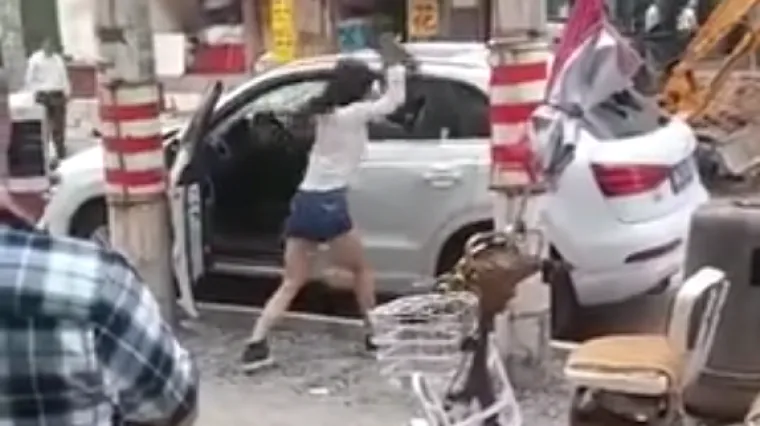 Kineskinja ciglom preuredila Audi Q3