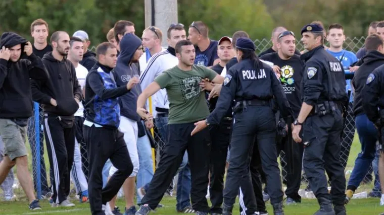 Armada izazvala nerede i sukobila se s policijom