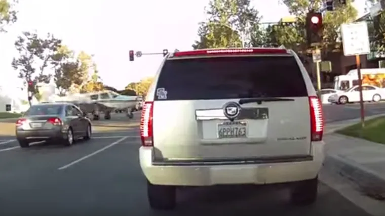 Čekao zeleno svjetlo, dočekao - avion!