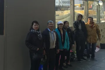 Ponovo redovi uoči početka prodaje iPhonea