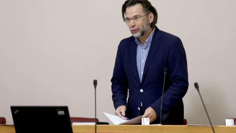 'Ovo oko izbjegličke krize se može parafrazirati s Igrama prijestolja jer su to igre vlasti koje će platiti građani'