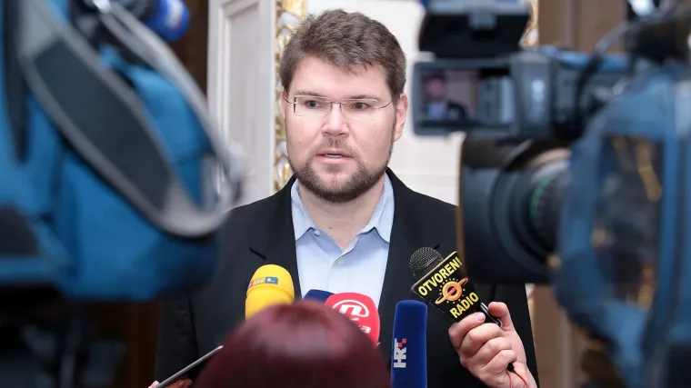 Odluka Ustavnog suda razbjesnila Peđu Grbina: 'Ovdje je riječ o licemjerju i bezobra&scaron;tini!'