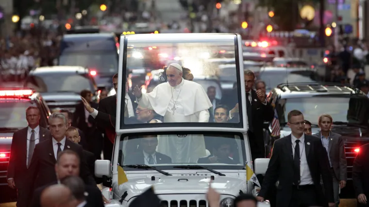 Papa uz povike dobrodo&scaron;lice stigao u New York: 'Želim vam reći hvala i da vas jako volim'