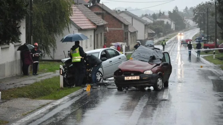 Poznati detalji prometne nesreće u kojoj je danas poginulo dvoje ljudi