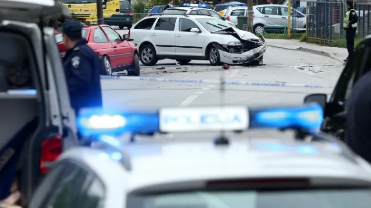 Sudarila se dva automobila u Zagrebu, poginula jedna osoba