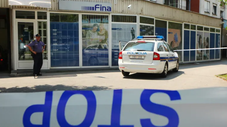 Pljačka u Zagrebu: dvojica naoružanih razbojnika opljačkala poslovnicu Fine na Žitnjaku!
