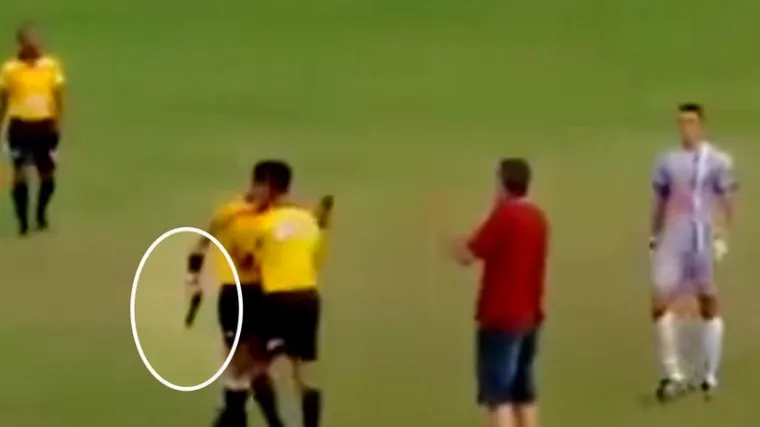 Sudac na terenu izvukao pi&scaron;tolj!